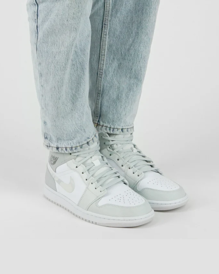 By Nike Jordan 1 Grey Camo Mid3