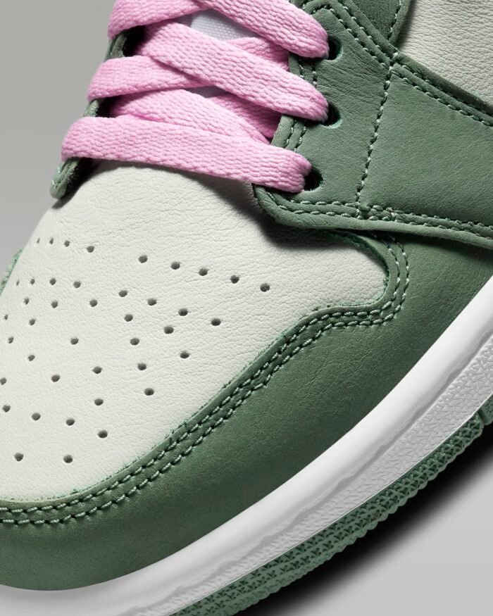WMNSAIRJORDAN1MIDSE 5